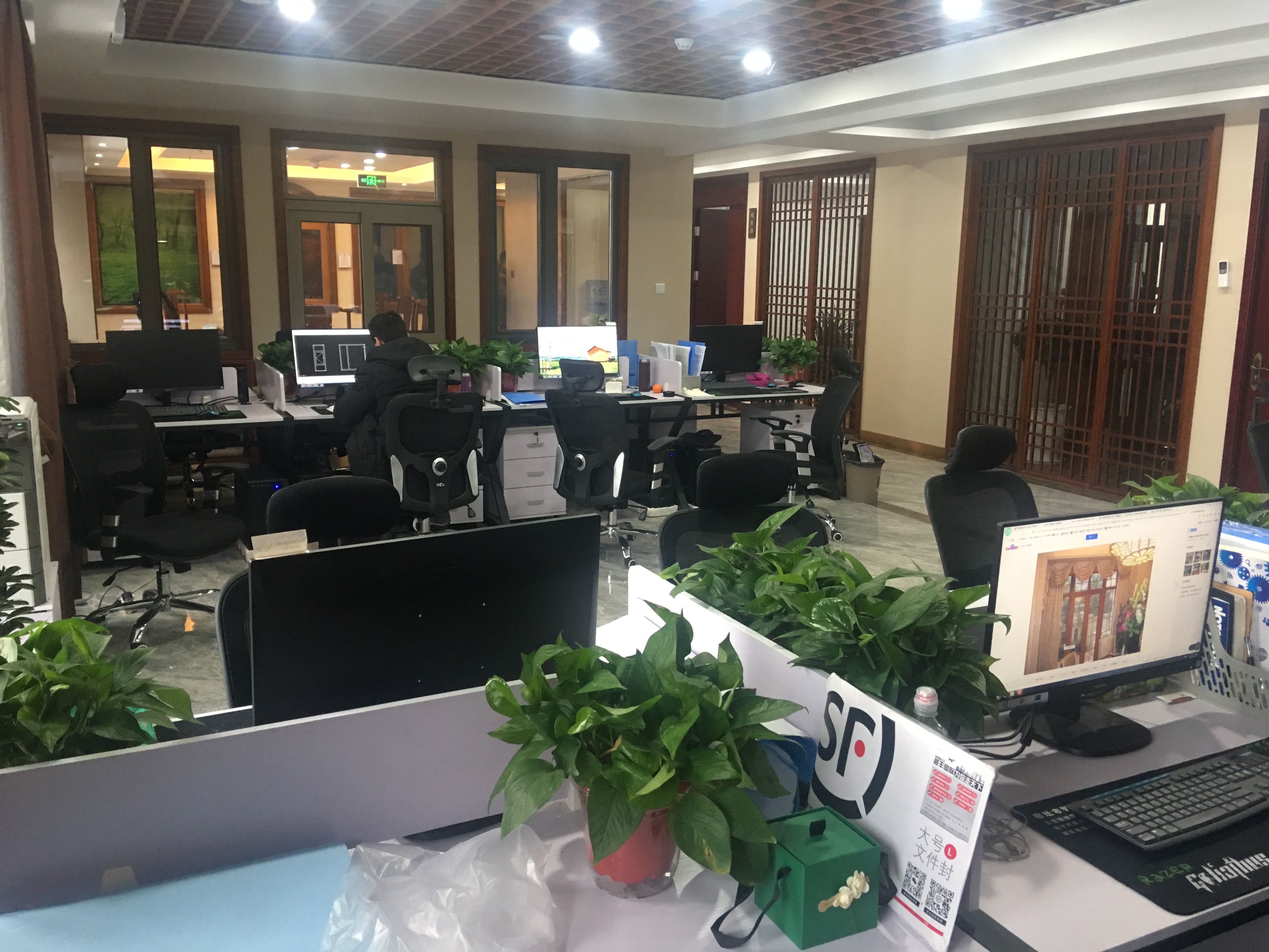 金堂木鋁包木門窗運營辦公室